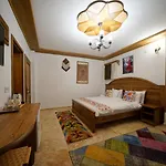 Pashahan 3*