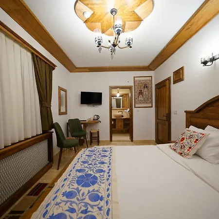Pashahan Hotel 3*